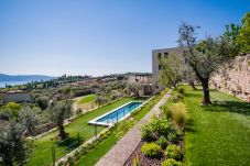 Ferienwohnung in Gargnano - Torre Limonaia Duplex Apartment with private SPA